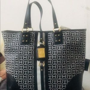 BRAND NEW Tommy Hilfiger Hand bag purse w tags